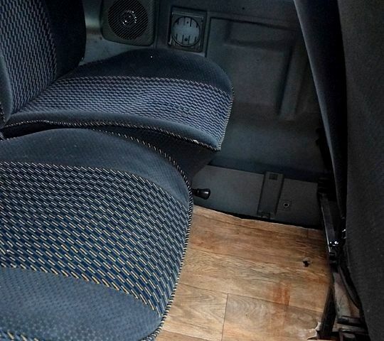 Фольксваген Transporter, объемом двигателя 2.4 л и пробегом 375 тыс. км за 4900 $, фото 4 на Automoto.ua