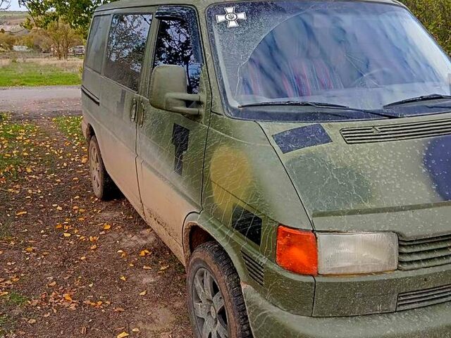 Фольксваген Transporter, объемом двигателя 1.9 л и пробегом 350 тыс. км за 3060 $, фото 1 на Automoto.ua