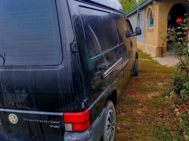 Фольксваген Transporter, объемом двигателя 2.5 л и пробегом 111 тыс. км за 5200 $, фото 1 на Automoto.ua