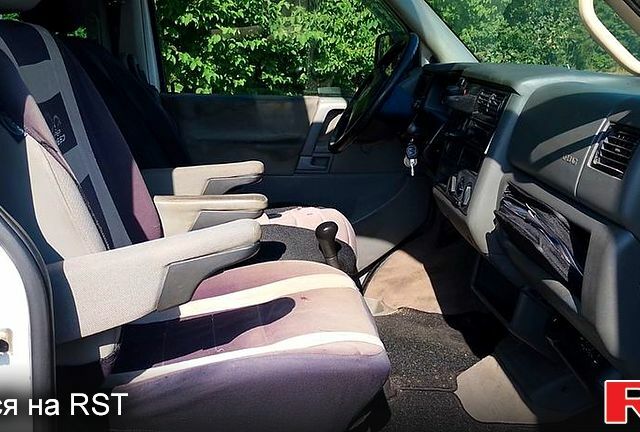 Фольксваген Transporter, объемом двигателя 2.5 л и пробегом 228 тыс. км за 1800 $, фото 5 на Automoto.ua