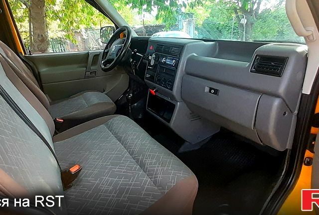 Фольксваген Transporter, объемом двигателя 2.4 л и пробегом 370 тыс. км за 5700 $, фото 5 на Automoto.ua