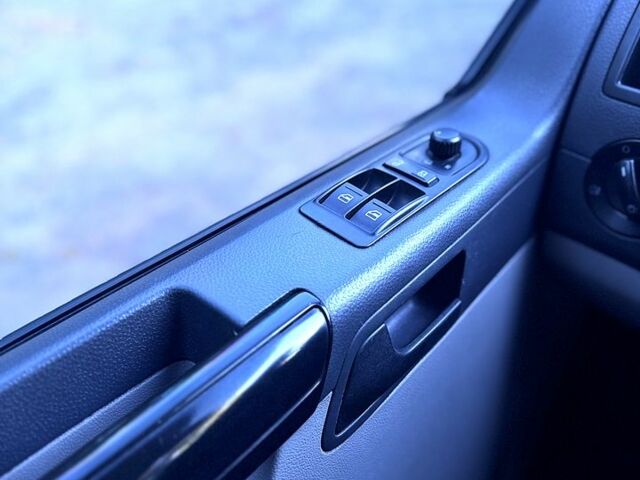 Фольксваген Transporter, объемом двигателя 2 л и пробегом 270 тыс. км за 14350 $, фото 12 на Automoto.ua