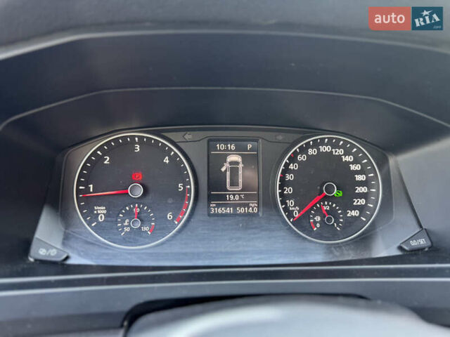 Желтый Фольксваген Transporter, объемом двигателя 1.97 л и пробегом 320 тыс. км за 27500 $, фото 11 на Automoto.ua