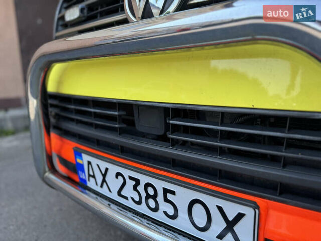 Желтый Фольксваген Transporter, объемом двигателя 1.97 л и пробегом 320 тыс. км за 27500 $, фото 8 на Automoto.ua