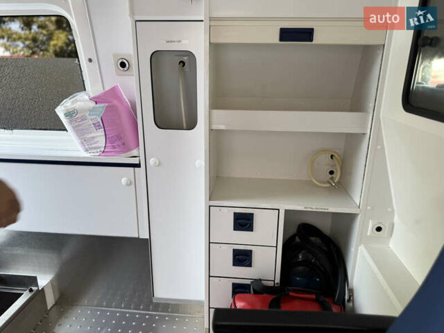 Желтый Фольксваген Transporter, объемом двигателя 1.97 л и пробегом 320 тыс. км за 27500 $, фото 22 на Automoto.ua