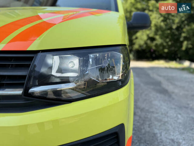 Желтый Фольксваген Transporter, объемом двигателя 1.97 л и пробегом 320 тыс. км за 27500 $, фото 9 на Automoto.ua