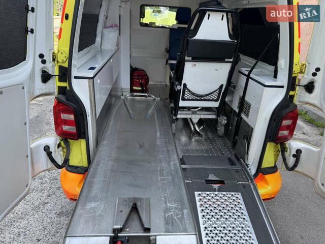 Желтый Фольксваген Transporter, объемом двигателя 1.97 л и пробегом 320 тыс. км за 27500 $, фото 19 на Automoto.ua