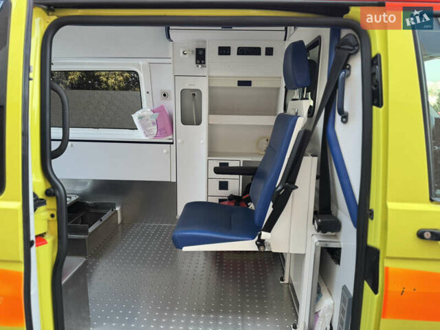 Желтый Фольксваген Transporter, объемом двигателя 1.97 л и пробегом 320 тыс. км за 27500 $, фото 16 на Automoto.ua