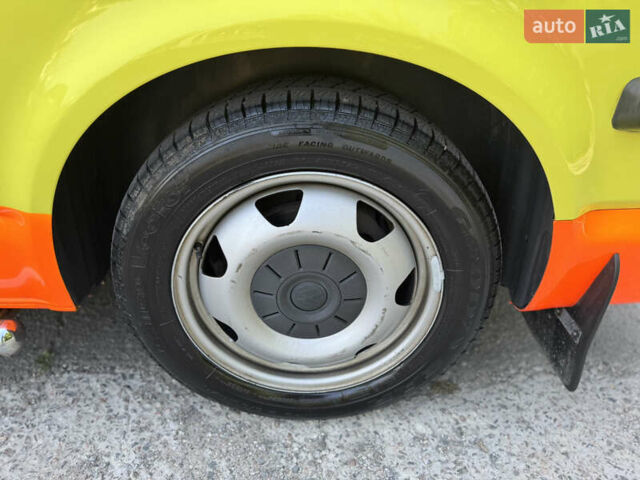 Желтый Фольксваген Transporter, объемом двигателя 1.97 л и пробегом 320 тыс. км за 27500 $, фото 7 на Automoto.ua