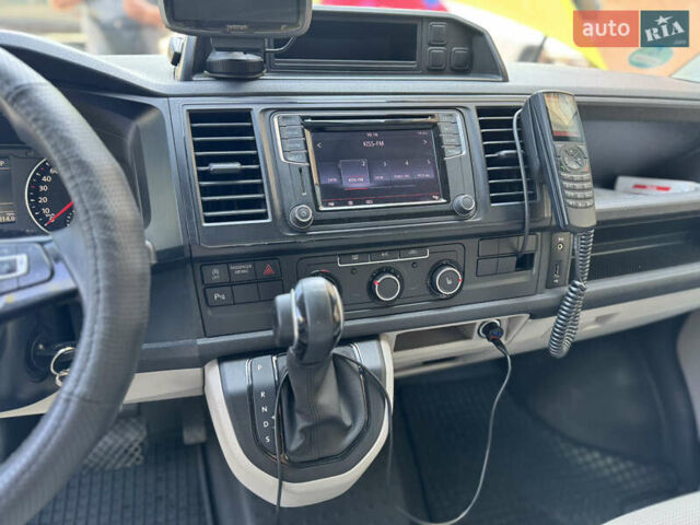 Желтый Фольксваген Transporter, объемом двигателя 1.97 л и пробегом 320 тыс. км за 27500 $, фото 12 на Automoto.ua