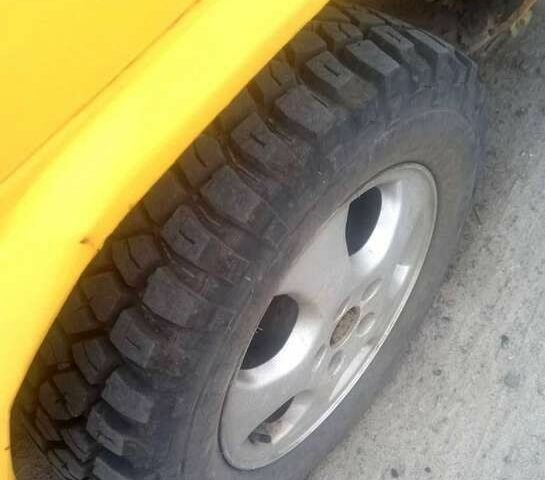 Жовтий Фольксваген Transporter, об'ємом двигуна 1.6 л та пробігом 200 тис. км за 1800 $, фото 5 на Automoto.ua