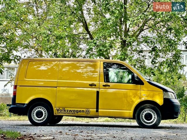 Желтый Фольксваген Transporter, объемом двигателя 2 л и пробегом 294 тыс. км за 6800 $, фото 7 на Automoto.ua