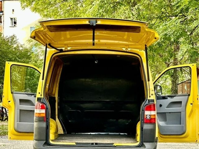 Желтый Фольксваген Transporter, объемом двигателя 2 л и пробегом 294 тыс. км за 6800 $, фото 19 на Automoto.ua