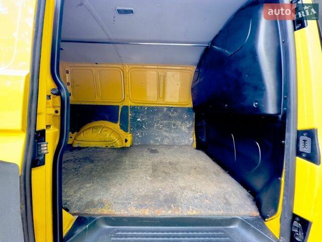 Желтый Фольксваген Transporter, объемом двигателя 2 л и пробегом 294 тыс. км за 6800 $, фото 36 на Automoto.ua