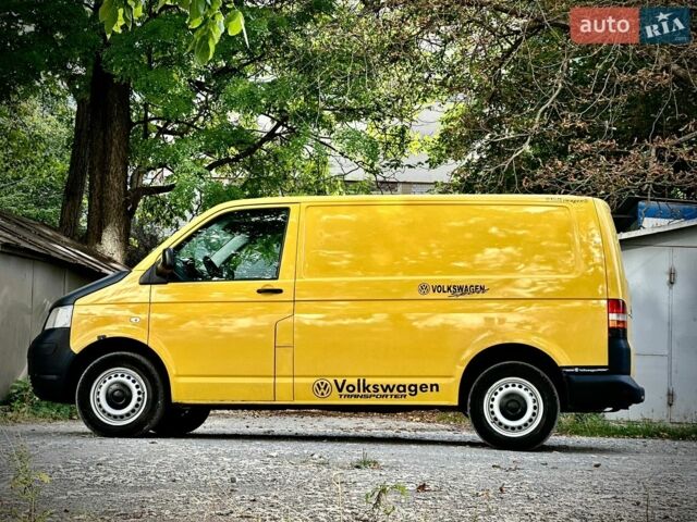 Желтый Фольксваген Transporter, объемом двигателя 2 л и пробегом 294 тыс. км за 6800 $, фото 6 на Automoto.ua