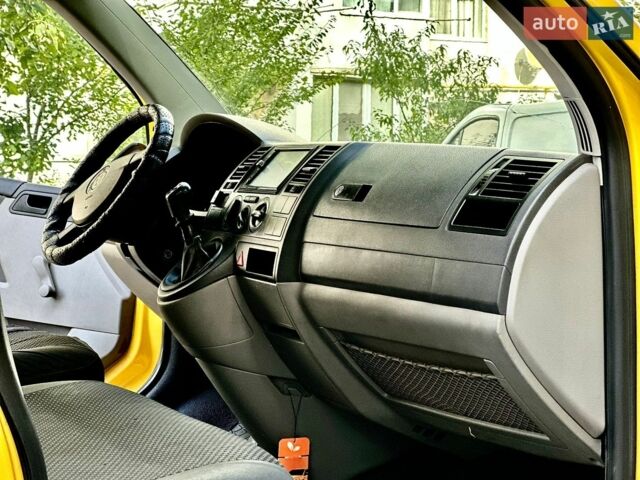 Желтый Фольксваген Transporter, объемом двигателя 2 л и пробегом 294 тыс. км за 6800 $, фото 32 на Automoto.ua