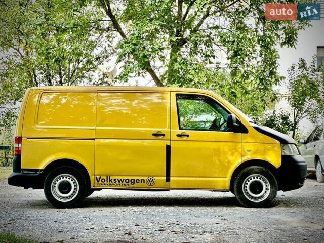Желтый Фольксваген Transporter, объемом двигателя 2 л и пробегом 294 тыс. км за 6800 $, фото 8 на Automoto.ua