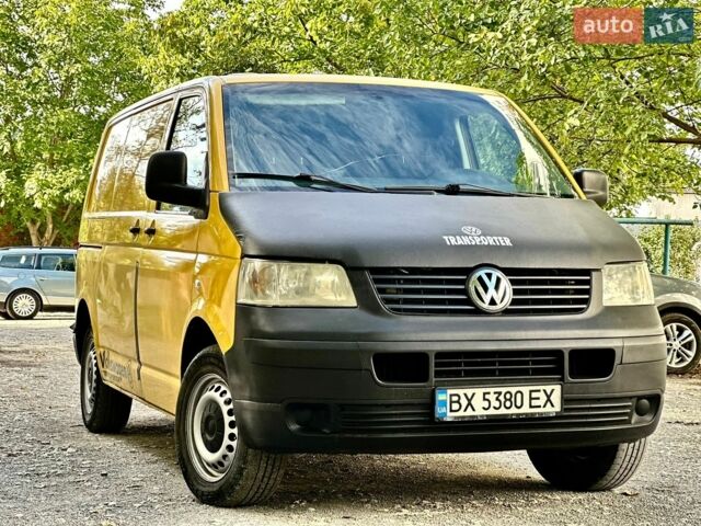 Желтый Фольксваген Transporter, объемом двигателя 2 л и пробегом 294 тыс. км за 6800 $, фото 5 на Automoto.ua