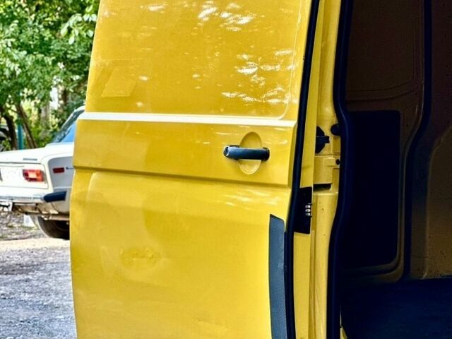 Желтый Фольксваген Transporter, объемом двигателя 2 л и пробегом 294 тыс. км за 6800 $, фото 18 на Automoto.ua