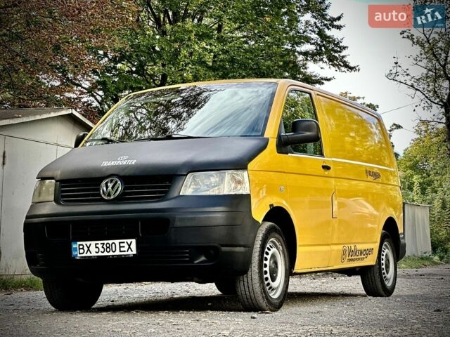 Желтый Фольксваген Transporter, объемом двигателя 2 л и пробегом 294 тыс. км за 6800 $, фото 2 на Automoto.ua