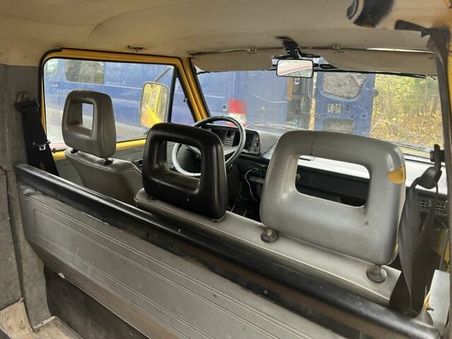 Жовтий Фольксваген Transporter, об'ємом двигуна 1.6 л та пробігом 333 тис. км за 1300 $, фото 4 на Automoto.ua