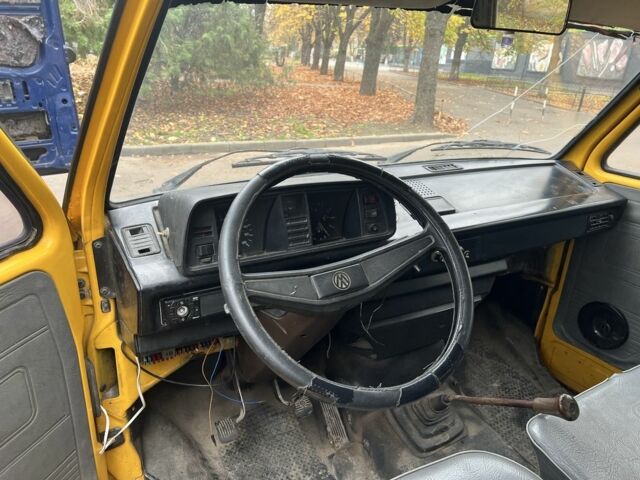 Жовтий Фольксваген Transporter, об'ємом двигуна 1.6 л та пробігом 333 тис. км за 1300 $, фото 2 на Automoto.ua