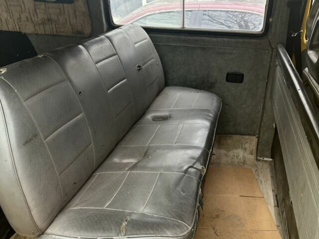 Жовтий Фольксваген Transporter, об'ємом двигуна 1.6 л та пробігом 333 тис. км за 1300 $, фото 7 на Automoto.ua