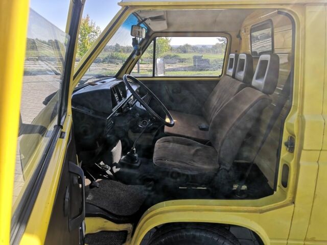 Желтый Фольксваген Transporter, объемом двигателя 1.6 л и пробегом 584 тыс. км за 1500 $, фото 8 на Automoto.ua