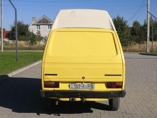 Желтый Фольксваген Transporter, объемом двигателя 1.6 л и пробегом 584 тыс. км за 1500 $, фото 4 на Automoto.ua