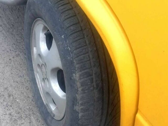 Желтый Фольксваген Transporter, объемом двигателя 1.6 л и пробегом 200 тыс. км за 1600 $, фото 4 на Automoto.ua