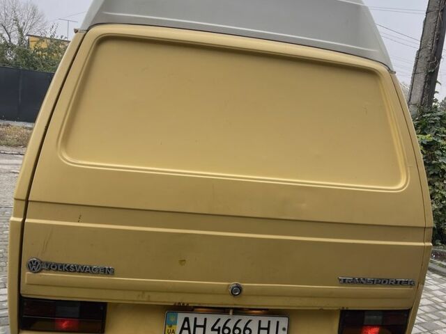 Желтый Фольксваген Transporter, объемом двигателя 1.7 л и пробегом 280 тыс. км за 2800 $, фото 2 на Automoto.ua