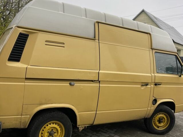 Желтый Фольксваген Transporter, объемом двигателя 1.7 л и пробегом 280 тыс. км за 2800 $, фото 3 на Automoto.ua