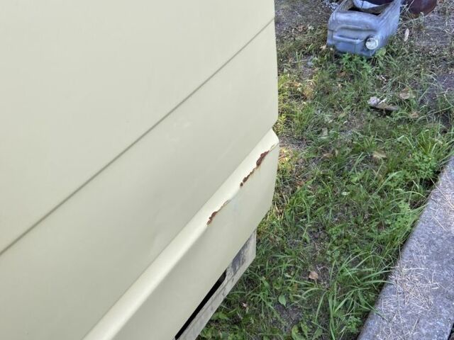 Желтый Фольксваген Transporter, объемом двигателя 1.9 л и пробегом 300 тыс. км за 3800 $, фото 15 на Automoto.ua