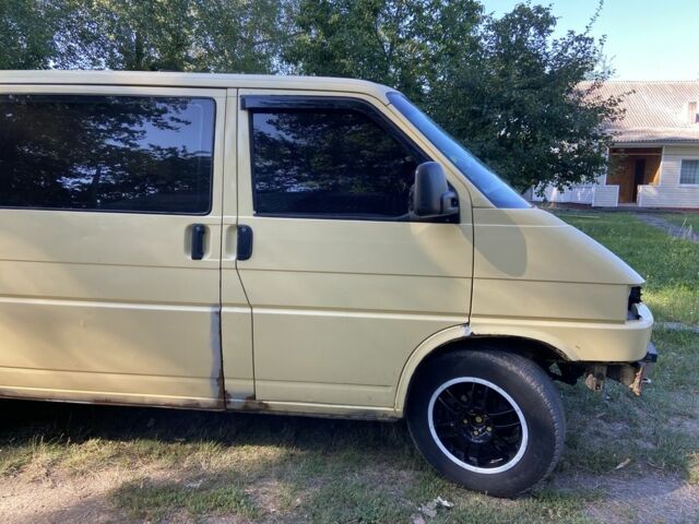 Желтый Фольксваген Transporter, объемом двигателя 1.9 л и пробегом 300 тыс. км за 3800 $, фото 10 на Automoto.ua