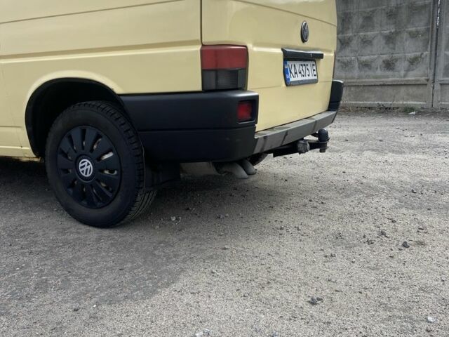 Желтый Фольксваген Transporter, объемом двигателя 1.9 л и пробегом 300 тыс. км за 3800 $, фото 5 на Automoto.ua