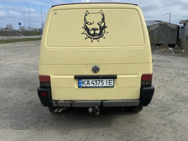 Желтый Фольксваген Transporter, объемом двигателя 1.9 л и пробегом 300 тыс. км за 3800 $, фото 8 на Automoto.ua