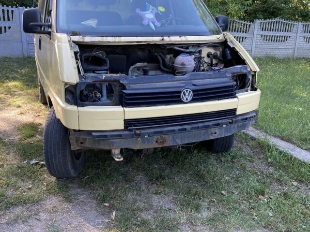 Желтый Фольксваген Transporter, объемом двигателя 1.9 л и пробегом 300 тыс. км за 3800 $, фото 13 на Automoto.ua