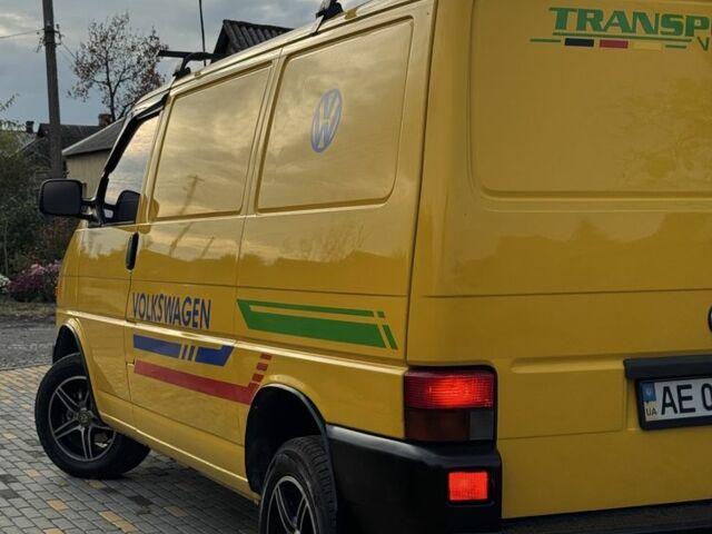 Желтый Фольксваген Transporter, объемом двигателя 1.9 л и пробегом 320 тыс. км за 8600 $, фото 4 на Automoto.ua