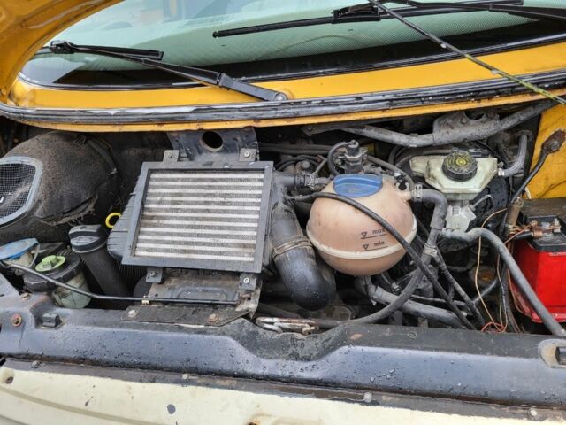 Желтый Фольксваген Transporter, объемом двигателя 0 л и пробегом 340 тыс. км за 3200 $, фото 6 на Automoto.ua