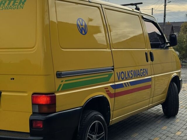Желтый Фольксваген Transporter, объемом двигателя 1.9 л и пробегом 320 тыс. км за 8600 $, фото 3 на Automoto.ua