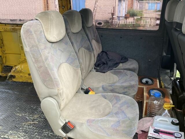 Желтый Фольксваген Transporter, объемом двигателя 1.9 л и пробегом 270 тыс. км за 2800 $, фото 5 на Automoto.ua