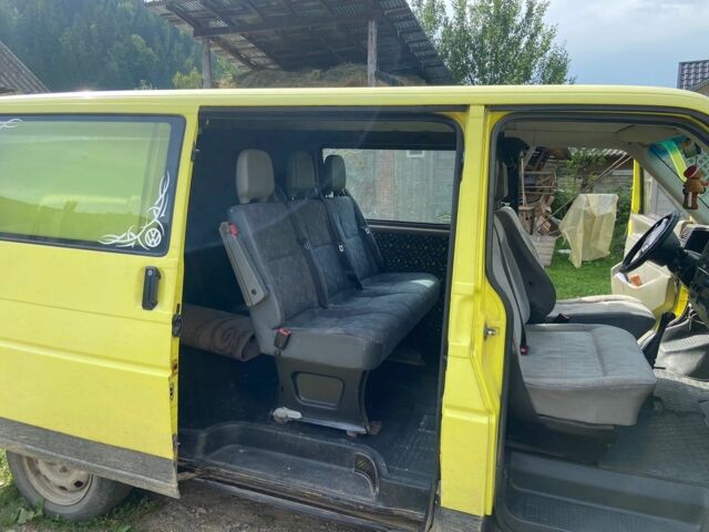 Желтый Фольксваген Transporter, объемом двигателя 1.9 л и пробегом 400 тыс. км за 4100 $, фото 3 на Automoto.ua