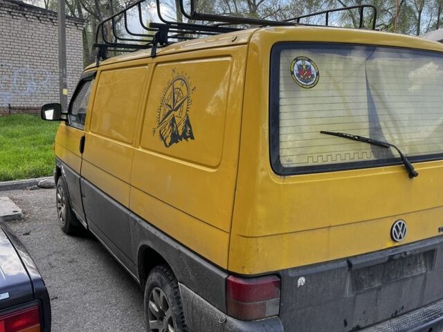 Жовтий Фольксваген Transporter, об'ємом двигуна 1.9 л та пробігом 369 тис. км за 1328 $, фото 2 на Automoto.ua