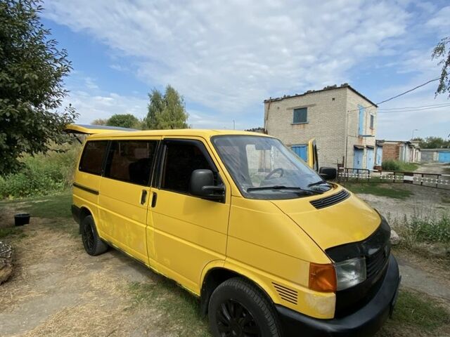 Желтый Фольксваген Transporter, объемом двигателя 1.9 л и пробегом 270 тыс. км за 2800 $, фото 1 на Automoto.ua