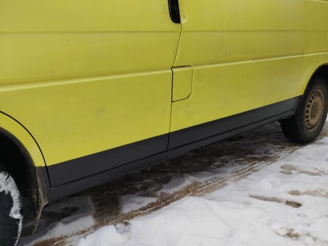 Желтый Фольксваген Transporter, объемом двигателя 1.9 л и пробегом 400 тыс. км за 4100 $, фото 8 на Automoto.ua