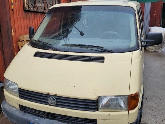 Жовтий Фольксваген Transporter, об'ємом двигуна 2.4 л та пробігом 45 тис. км за 2000 $, фото 1 на Automoto.ua