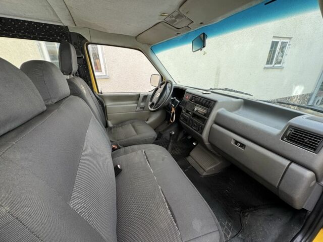 Жовтий Фольксваген Transporter, об'ємом двигуна 1.9 л та пробігом 297 тис. км за 4500 $, фото 5 на Automoto.ua