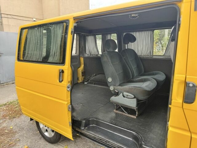 Желтый Фольксваген Transporter, объемом двигателя 1.9 л и пробегом 373 тыс. км за 5300 $, фото 13 на Automoto.ua