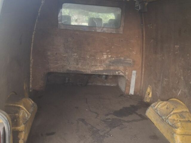 Жовтий Фольксваген Transporter, об'ємом двигуна 2.5 л та пробігом 500 тис. км за 3200 $, фото 4 на Automoto.ua