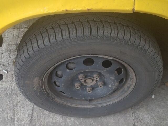 Жовтий Фольксваген Transporter, об'ємом двигуна 2.5 л та пробігом 500 тис. км за 3200 $, фото 5 на Automoto.ua